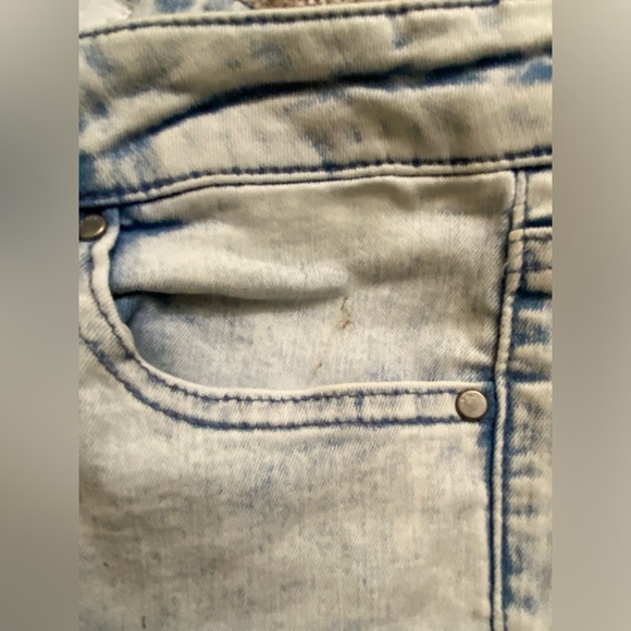 Uniqlo Lightwash Skinny Jean Size 24 - Picture 2 of 5